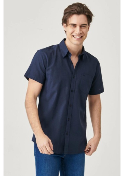 W5J7LO114 Lacivert Önü Cepli Kısa Kollu Erkek Gömlek modelleri