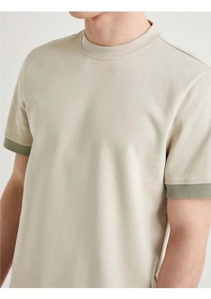 Bisiklet Yaka Tişört Kumaş Detaylı Kısa Kollu fırsatları