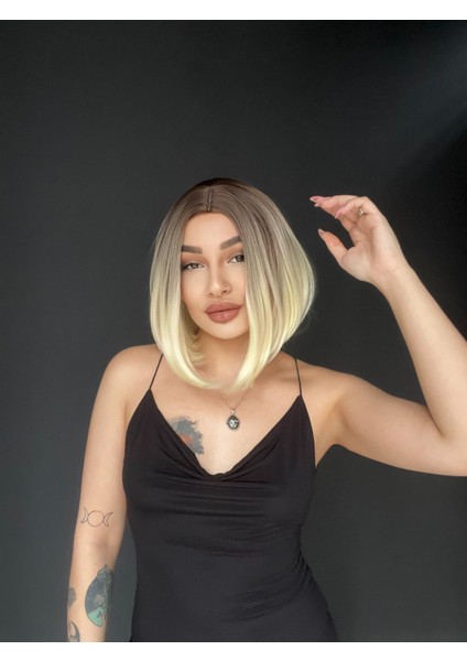 Perçemsiz Bob Kesim Tepe Kısmı Cilt Görünümlü Medikal Peruk Kumral Ombreli fiyatları