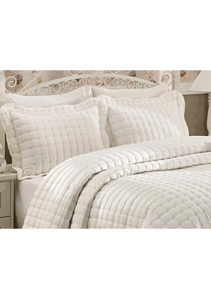 Çeyizlik Yatak Örtüsü ( 3 Parçalı Set ) Yıldız Kapitoneli ve Nakışlı