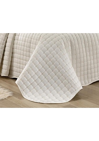 Çeyizlik Yatak Örtüsü ( 3 Parçalı Set ) Yıldız Kapitoneli ve Nakışlı