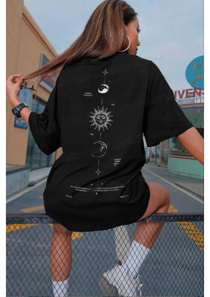 Kadın The Moon Siyah Bisiklet Yaka Oversize Salas T-Shirt fiyatları