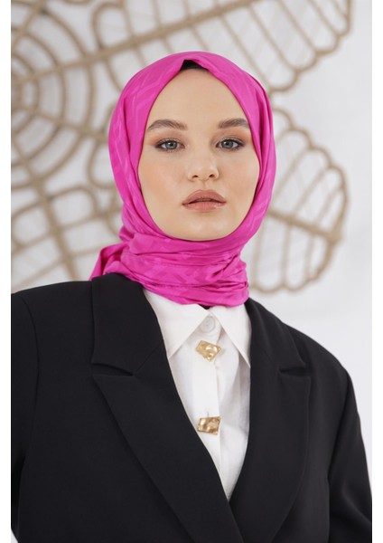 Scarf Floş Jakar Serisi Logo Desen Şal