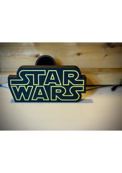 Star Wars LED ışıklı masa lambası Sarı renk