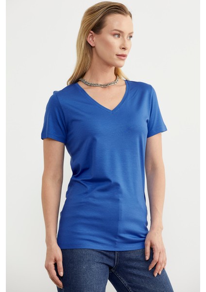 V Yaka Dökümlü Basic Tişört - Saks modelleri