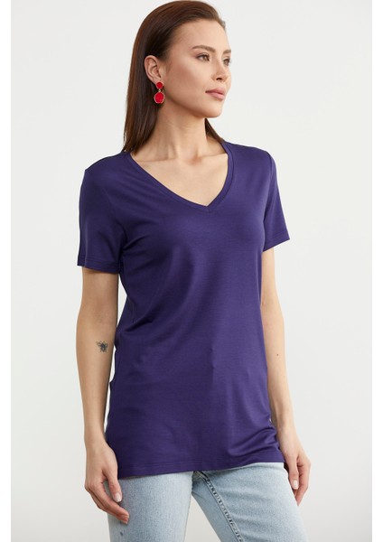 V Yaka Dökümlü Basic Tişört - Lacivert modelleri