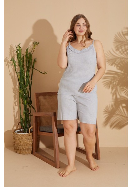 Pamuklu Büyük Beden Gri Battal Şortlu Kadın Pijama Takımı