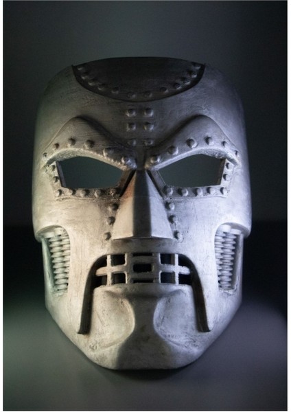 Doctor Doom Maskesi Giyilebilir