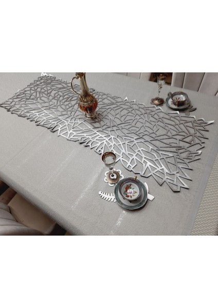 RUNNER/125X45CM/BÜYÜK Masa Rannırı/suni Deri/gümüş Varaklı/2 Parça Yaprak Motifi,2 Parça Çiçek Motifi Hediye/