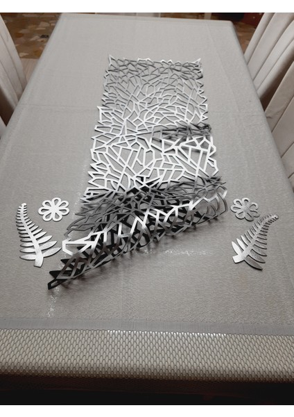 RUNNER/125X45CM/BÜYÜK Masa Rannırı/suni Deri/gümüş Varaklı/2 Parça Yaprak Motifi,2 Parça Çiçek Motifi Hediye/ indirimleri