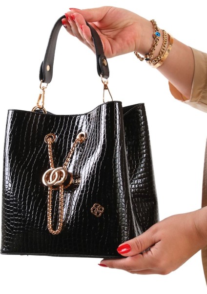 Orta Boy Özel Aksesuarlı Ağzı Büzgülü 2 Askılı Premium Kadın Omuz Çantası 2067