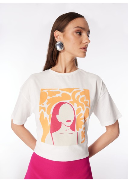 Kırık Beyaz Kadın Bisiklet Yaka Basic T-Shirt F4SL-TST0217