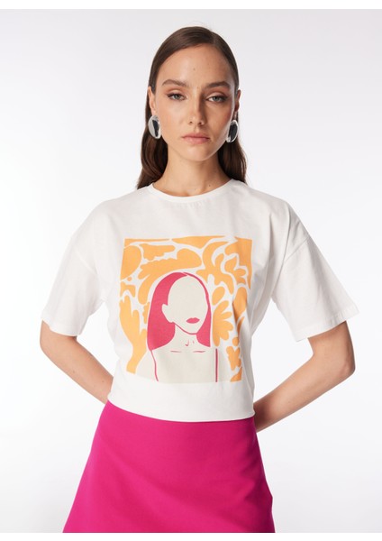 Kırık Beyaz Kadın Bisiklet Yaka Basic T-Shirt F4SL-TST0217