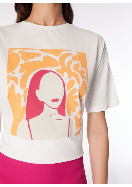 Kırık Beyaz Kadın Bisiklet Yaka Basic T-Shirt F4SL-TST0217