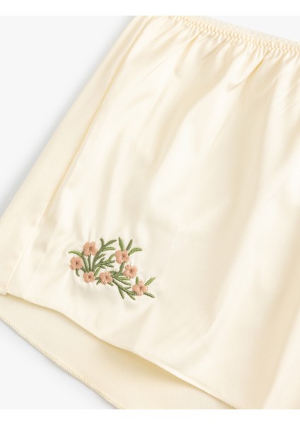 Çiçek Işlemeli Saten Şort Pijama Altı