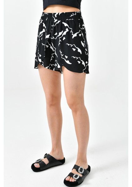 Siyah Beli Lastikli Önü Parçalı Dokuma Şort fiyatları