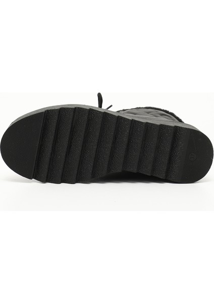 Kadın Siyah Bağcıklı Termo Taban Comfort Kar Botu