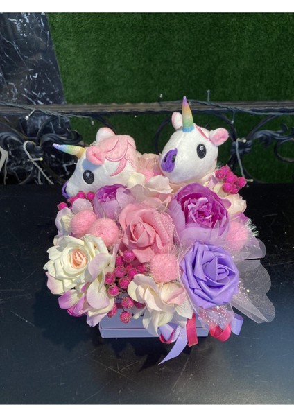 Unicorn Temalı Dekoratif Kutu Çiçek