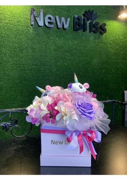 Unicorn Temalı Dekoratif Kutu Çiçek