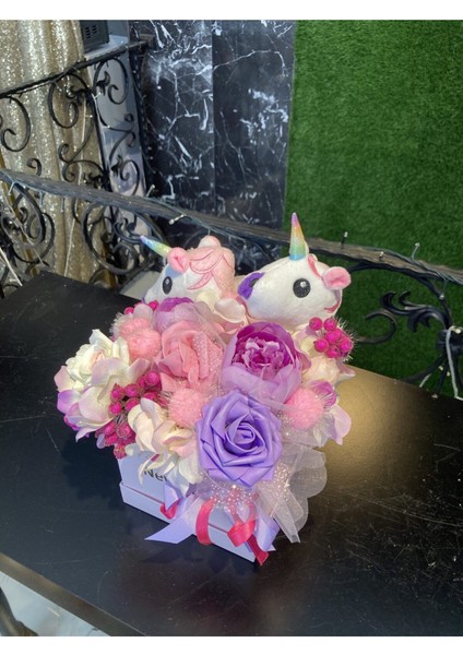 Unicorn Temalı Dekoratif Kutu Çiçek