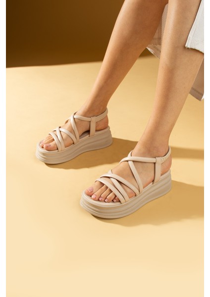 Yüksek Taban Çok Bantlı Lastikli Kadın Sandalet 018-312-24