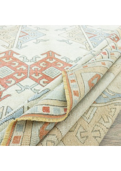 Karlık Geometrik Tasarımlı El Dokuma Halı 191X234 cm