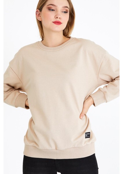 Kadın Bej Basic Bisiklet Yaka Regular Fit Rahat Sweatshirt fiyatları