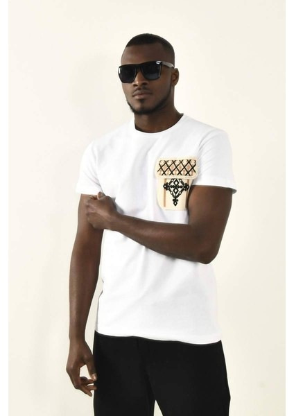 Beyaz Örgülü Cep Detay Bisiklet Yaka T-Shirt