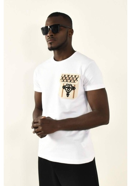 Beyaz Örgülü Cep Detay Bisiklet Yaka T-Shirt fırsatları