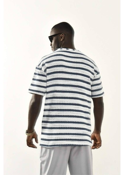 Indigo Çizgili Oversize T-Shirt fırsatları