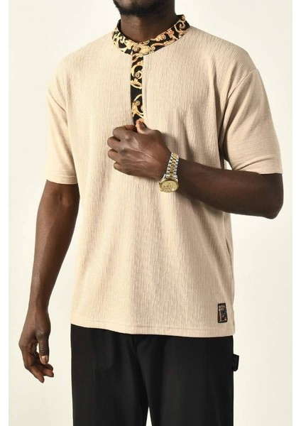 Bej Yaka Detaylı T-Shirt