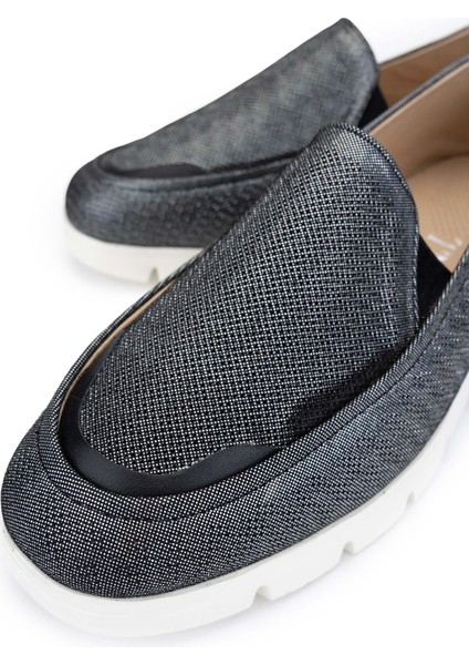 Kadın Deri Siyah Metalik Casual Ayakkabı 775 347 425 Bn Ayk Y24 Sıyah Mtlk modelleri