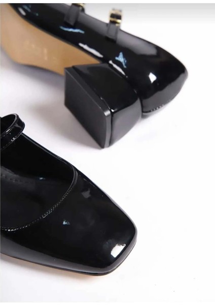 Killa Marjinal Küt Burunlu Bantlı Blok Kadın Topuklu Ayakkabı - Siyah Rugan - 38 fiyatları