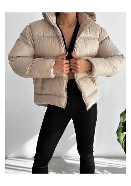 Kapüşonlu Arkası Çavuş Desen Kadın Şişme Mont