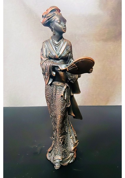 ayna tutan kadın fiyatları