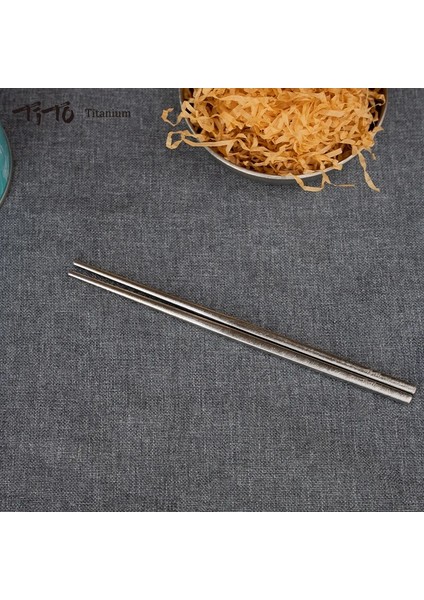 Sarı Stil Tito Pure Titanium Chopsticks Outdoor Tableware For Camping King Traveling Chopsticks Dinner Table Chopstick (Yurt Dışından) fırsatları