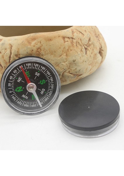 Siyah Stil Yeni Taşınabilir Mini Hassas Pusula Kamp Yürüyüşü Için Pratik Rehber Kuzey Navigasyon Hayatta Kalma Düğmesi Tasarım Pusula (Yurt Dışından) fiyatları