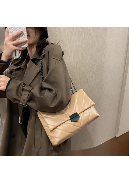 Beyaz Stil Popüler Basit Kadın Günlük Çanta Taşınabilir Omuz Crossbody Çanta Kadın Katı Deri Zincir Çanta Banliyö Tote (Yurt Dışından) fırsatları