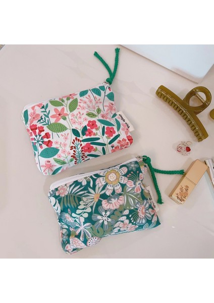 Tipc Stili Kadın Çocuk Küçük Kozmetik Çantası Fermuarlı Kızlar Mini Hijyenik Peçeteler Makyaj Ruj Çantaları Sikke Cüzdan USB Kablosu Anahtar Mini Kese (Yurt Dışından) fırsatları