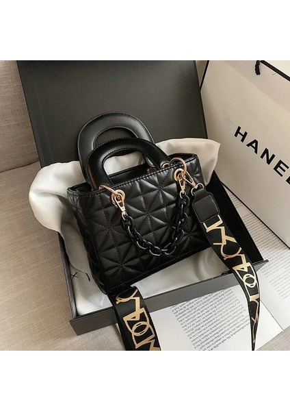 2 Pembe Stil L Beden Wome Için Lüks Tasarım Bez Çantalar Yeni Moda Çantalar Bayan Omuz Çantaları Trend Lingge Zinciri Crossbody Çanta ve Çanta (Yurt Dışından) fırsatları