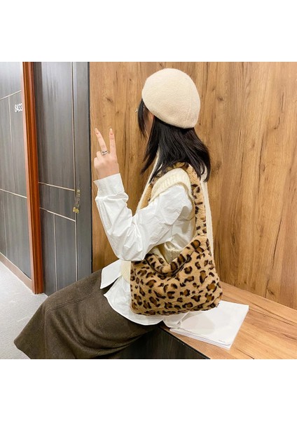 No.10 Stili 2021 Ins Moda Peluş Yumuşak Crossbody Çanta Küçük Koltukaltı Omuz Kabarık Bayan Omuz Çanta Kadın Basit Tote Kadınlar Için (Yurt Dışından) indirimleri