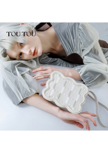 Beyaz Stil 19X16,5X7CM Toutou Kurabiye Tasarımlı Çapraz Çanta, Bayan Zarif ve Trendy Çanta, Günlük Kullanıma Uygun Sevimli Bisküvi Omuz Çantası (Yurt Dışından) modelleri