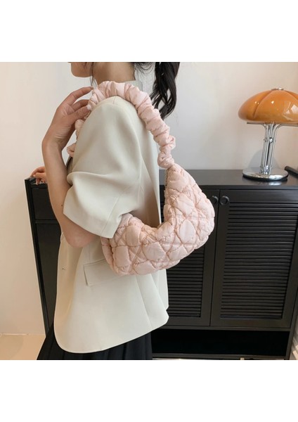 Bej Tarzı Kadınlar Için Zarif Bulut Kapitone Çanta Çanta Hobo Tasarımcı Çanta Dantelli Omuz Crossbody Çanta Debriyaj Tote Çanta Rahat Pembe Çanta (Yurt Dışından) fiyatları