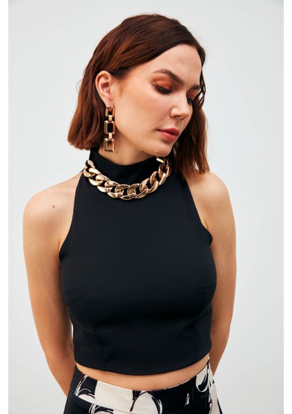 Zincir Aksesuarlı Crop Bluz - Siyah fırsatları
