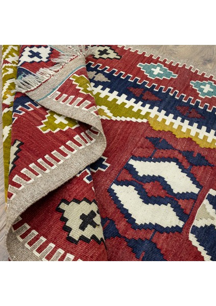 Pecenek Ilkel Desenli El Dokuma Yün Kilim 106X154 cm