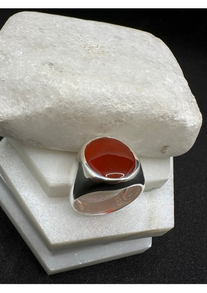 Kırmızı Taşlı Işlemesiz Gümüş Erkek Yüzük modelleri