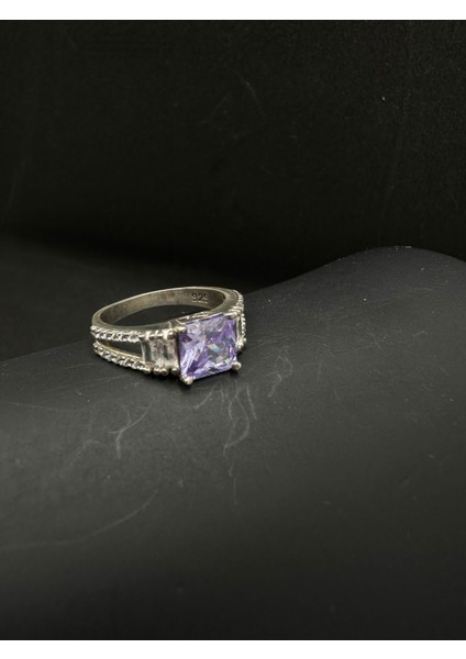 Lila Taşlı Bagetli Gümüş Yüzük