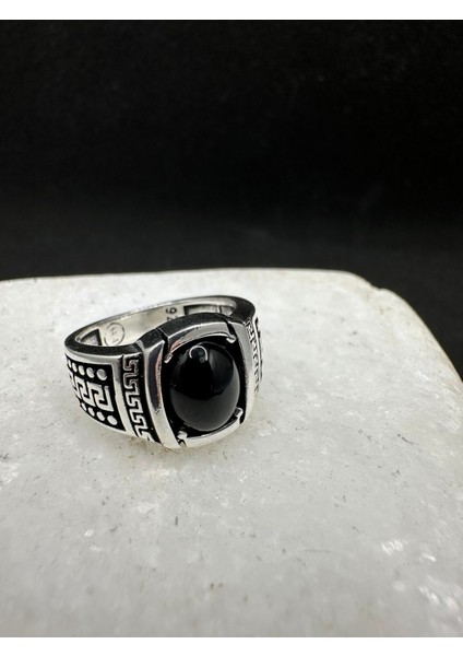 Siyah Bombeli Taşlı Vrsc Işlemeli Gümüş Erkek Yüzük
