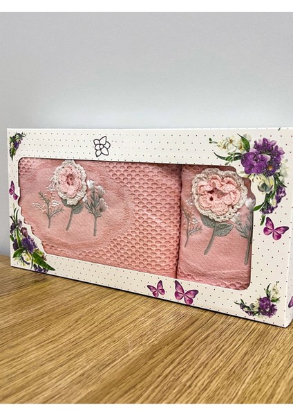 3d Çiçek Işlemeli Kutulu Çeyizlik 1 Adet 50 x 90 cm El Yüz Havlusu 1 Adet 30 x 50 cm Mutfak Havlu