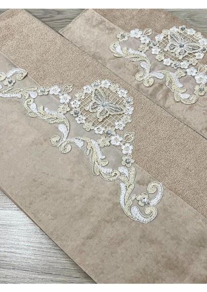 Fransız Güpür Işlemeli Kadife Çeyizlik 1 Adet 50 x 90 cm El Yüz Havlusu 1 Adet 30 x 50 cm Mutfak Havlu